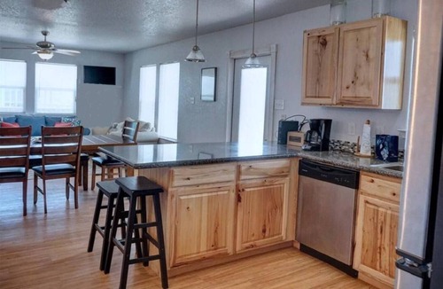 Surfside Beach House | See the Sea(on the Beach) Sleeps 16