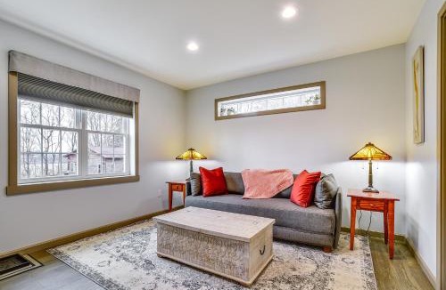 Valois Apartment | Seneca Lake Wine Trail Studio with Water View!