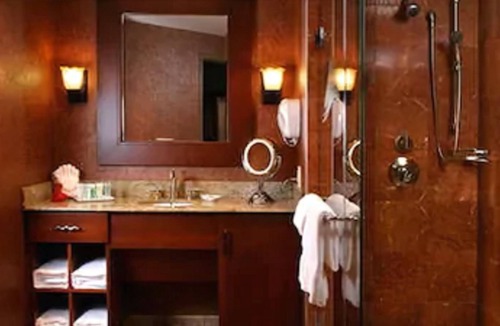 Downtown Niagara Falls Hotel | Seneca Niagara Resort & Casino