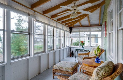 Croom Cottage | Serene spot, West River dock, sunsets, the Bay, only 40 min from Alexandria, DC.