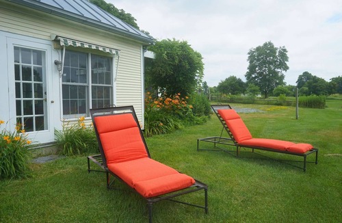 Addison Cottage | Serene, sun splashed cottage