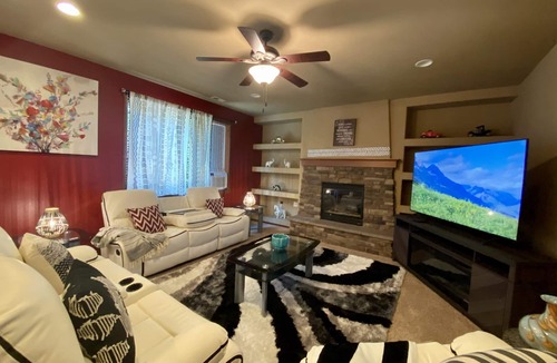 Mill Creek House | SERENE VILLA: Romantic get-away while WFH
