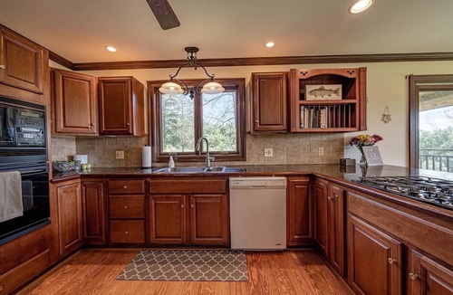 Burdett House | Serene wine country chateau - adjacent to Seneca Lake and wineries