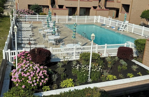 Southend House | *Serenity Beach Front*