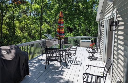 Holcomb House | Short-Term/Corporate 3-bedroom house in Canandaigua with Lake access.