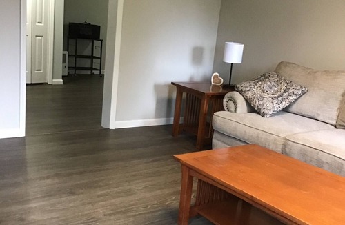 Schuylerville Apartment | Short term vacation, Belmont, Saratoga race track, 2 bed, 1 bath apartment.