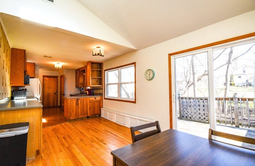 Bennington House | Short walk to Main St. and SVMC and under 1 hour to skiing.