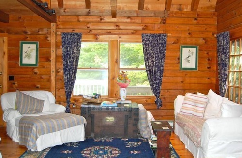 Great Barrington Cabin | Simply Elegant Log Home Only 3 Minutes From Butternut! Recently renovated!