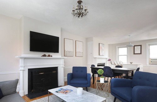 Thompson Square - Bunker Hill House | Single family - One Block to the Historic Bunker Hill Monument!