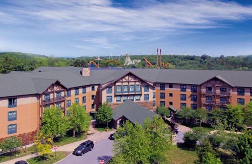 Queensbury Resort | Six Flags Great Escape Lodge & Indoor Waterpark