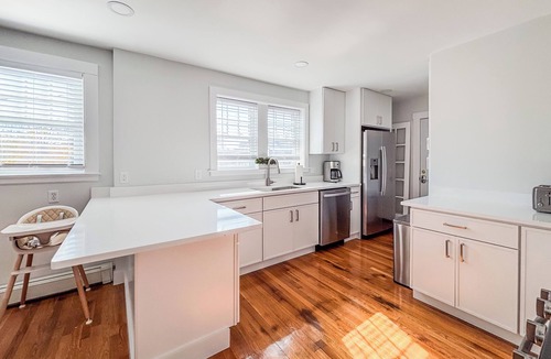 Newton Corner House | SJ2 - Spacious 6-bedroom home in welcoming Newton - 15 Min to Boston!
