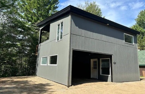 Jay Cottage | Ski, Bike and family fun at "The Future" cottage.
