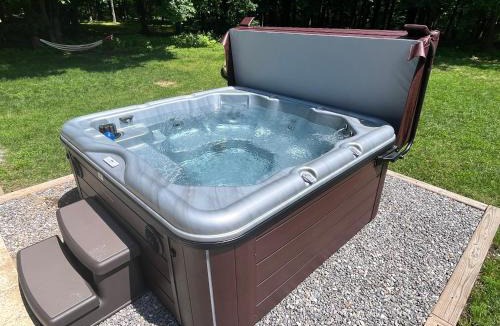 Sunday River Area House | Ski Chalet w-Hot Tub, Only 3 min to Sunday River ski lifts!