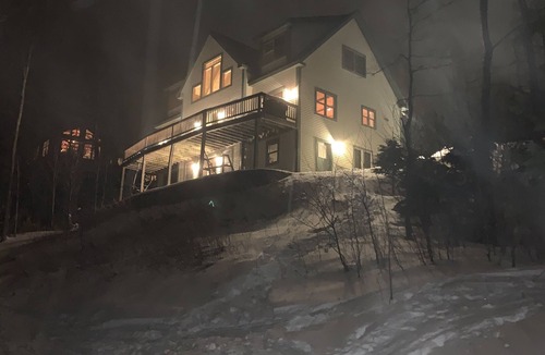 Warren House | Ski In/Out House located on the Out To Lunch Trail