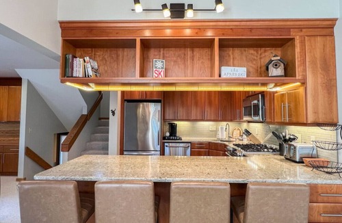 Bartlett House | Ski-in/Ski-out @ Attitash | Modern & Spacious
