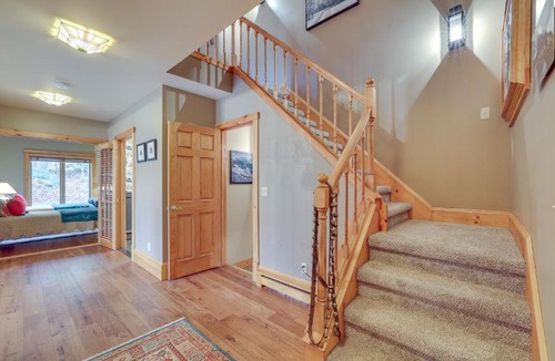North Troy House | Ski-InandSki-Out with Sauna in Jay Ski Peak Resort!