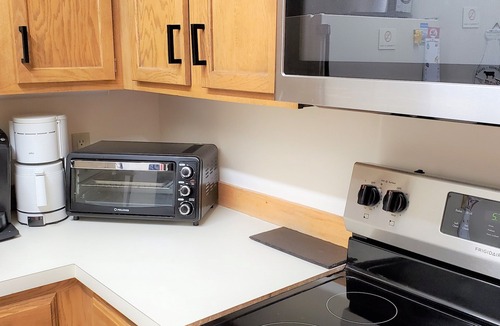 Warren Condo | Ski-on/Off, Slope Views, Mountainside Top Floor, Vaulted Ceilings, Gas Fireplace