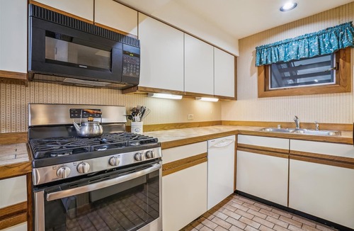 Killington Condo | Ski on/ski off, beautiful views, 2 bedroom condo, Sunrise C5