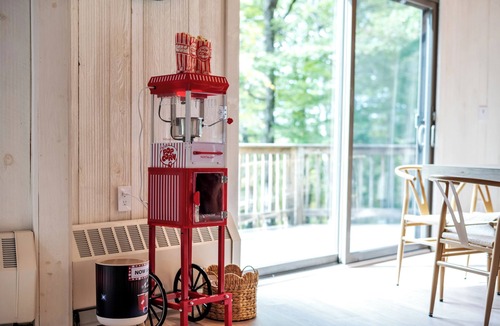 West Dover House | Ski & Play in Style-Luxury Mt. Snow Getaway-HotTub