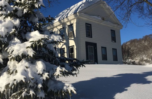Salem House | Ski Vermont New York and Massachusetts