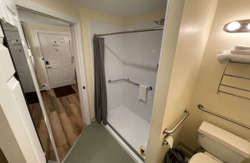Woodstock Hotel | Sleep Woodstock Mobility Impaired Accessible Suite