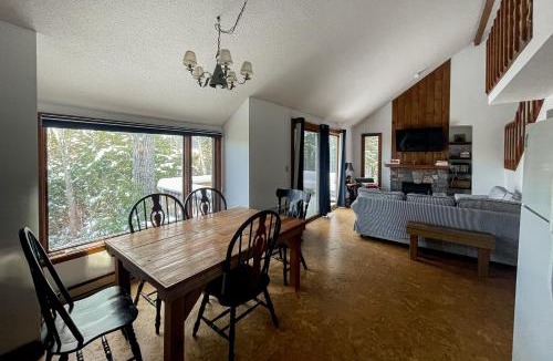 Thornton House | Sleepless in Snowood