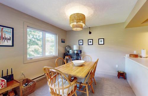 North Troy Apartment | Slopeside 903