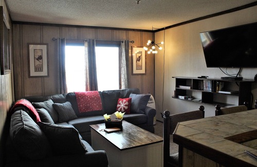 Snowshoe Condo | Slopeside ski in/out 1 bedroom condo with parking on site!
