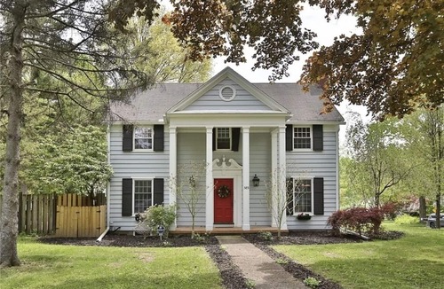 Rochester House | Smart design, while keeping comfort in mind. Private yard & nature park.