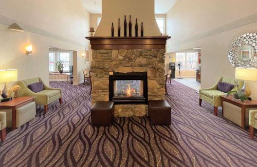 South Burlington Hotel | Smart Suites, an Ascend Collection Hotel