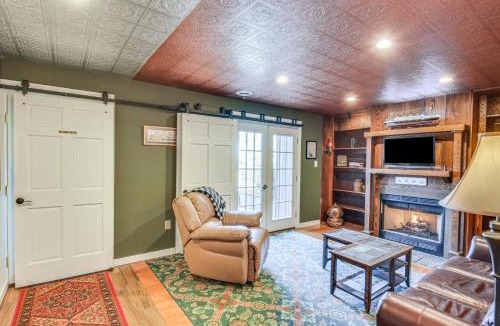 Smethport Apartment | Smethport Vacation Rental with Fireplace and Lake View