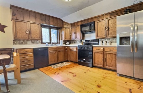 Killington Apartment | Snowarts- Game room, Fireplace, Close to golf!
