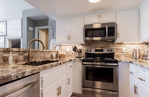 Mammoth Lakes House | Snowcreek #888 Luxury & Fully Updated 2 Bedrm + Loft Townhme. Amazing Views