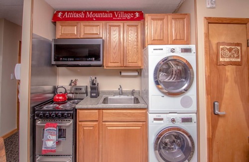 Bartlett Apartment | Something Special, Sleeps 5, Skiers Paradise!