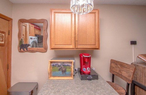 Bartlett Apartment | Something Special, Sleeps 5, Skiers Paradise!