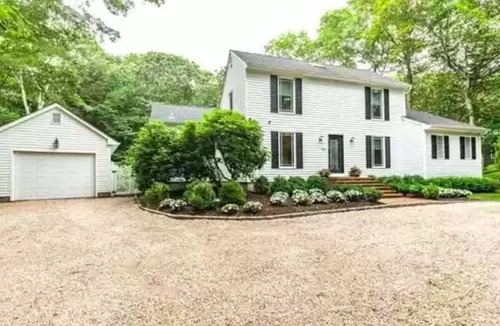 North Sea House | SOUTH HAMPTON, 3 bed, 3 bath with pool and outdoor fireplace. Great location