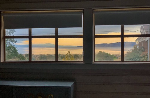 Maxwelton House | South Whidbey Island Ocean View Beach House with Beach Access