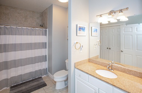 Sandbridge Condo | Southside, 3rd-floor condo with ocean view, balcony, WiFi & on-site pool/gym