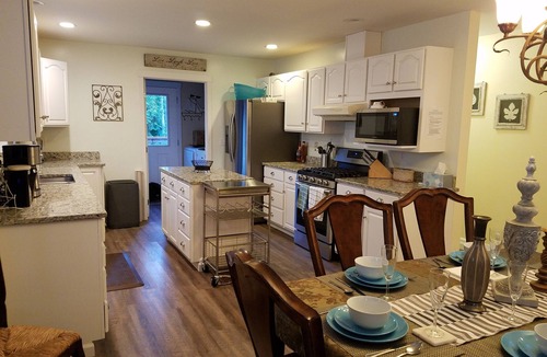 Lincoln Beach Cottage | Spa, Game room, Pool table, Short walk to beach through beautiful neighborhood!