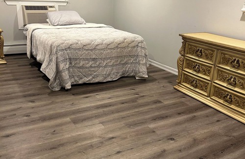 Hauppauge Apartment | Spacious 2-bedroom apartment with AC, WiFi in charming Hauppauge, NY