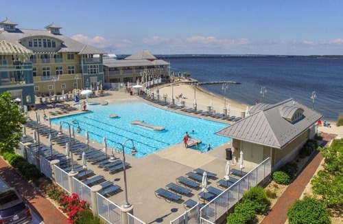 Sunset Island Condo | Spacious 3BD 2Bath Condo with Water View on Sunset Island