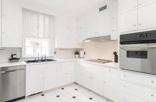 Burlington House | Spacious 4-bedroom house on Golf Course in charming Burlington.