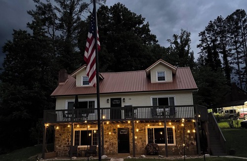 Mc Carr House | Spacious 4-bedroom house with all the extra amenities you’re looking for!