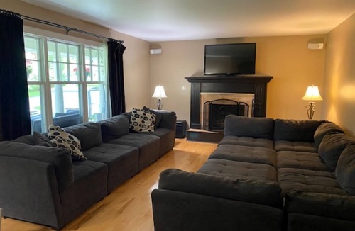 Williamstown House | Spacious 4 bedroom, big pool & outdoor space. Close for local summer activities!