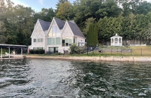 Fair Haven House | Spacious 5-bedroom country marble chateau in charming Fair Haven