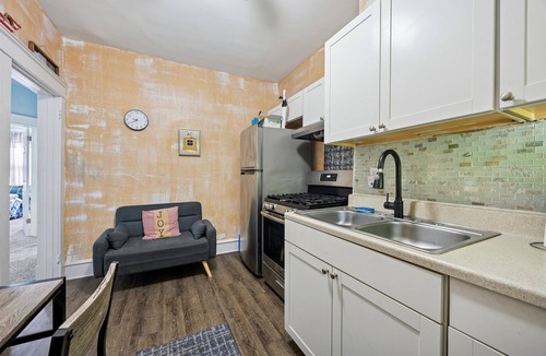 Wilmington House | Spacious 5-bedroom house with 1King + 4queen beds in lovely Wilmington
