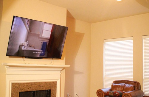 Riverpark West House | Spacious 5-bedroom home with WiFi, AC, Smart TV, in nice Sugar Land neighborhood