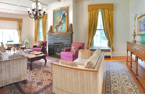 Granville House | Spacious 5-bedroom w/huge yard. Rural getaway!