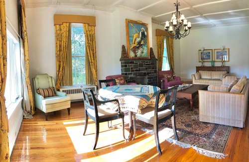 Granville House | Spacious 5-bedroom w/huge yard. Rural getaway!