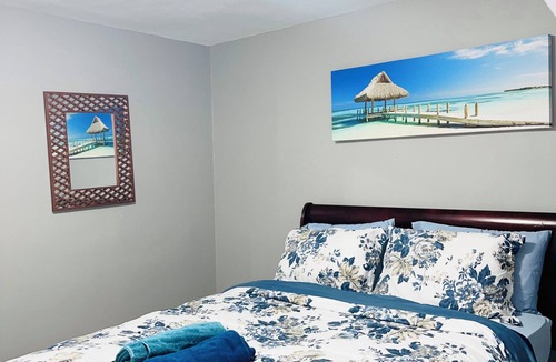 East Orange Apartment | Spacious 6-bedroom apartment in welcoming East Orange with WiFi, AC